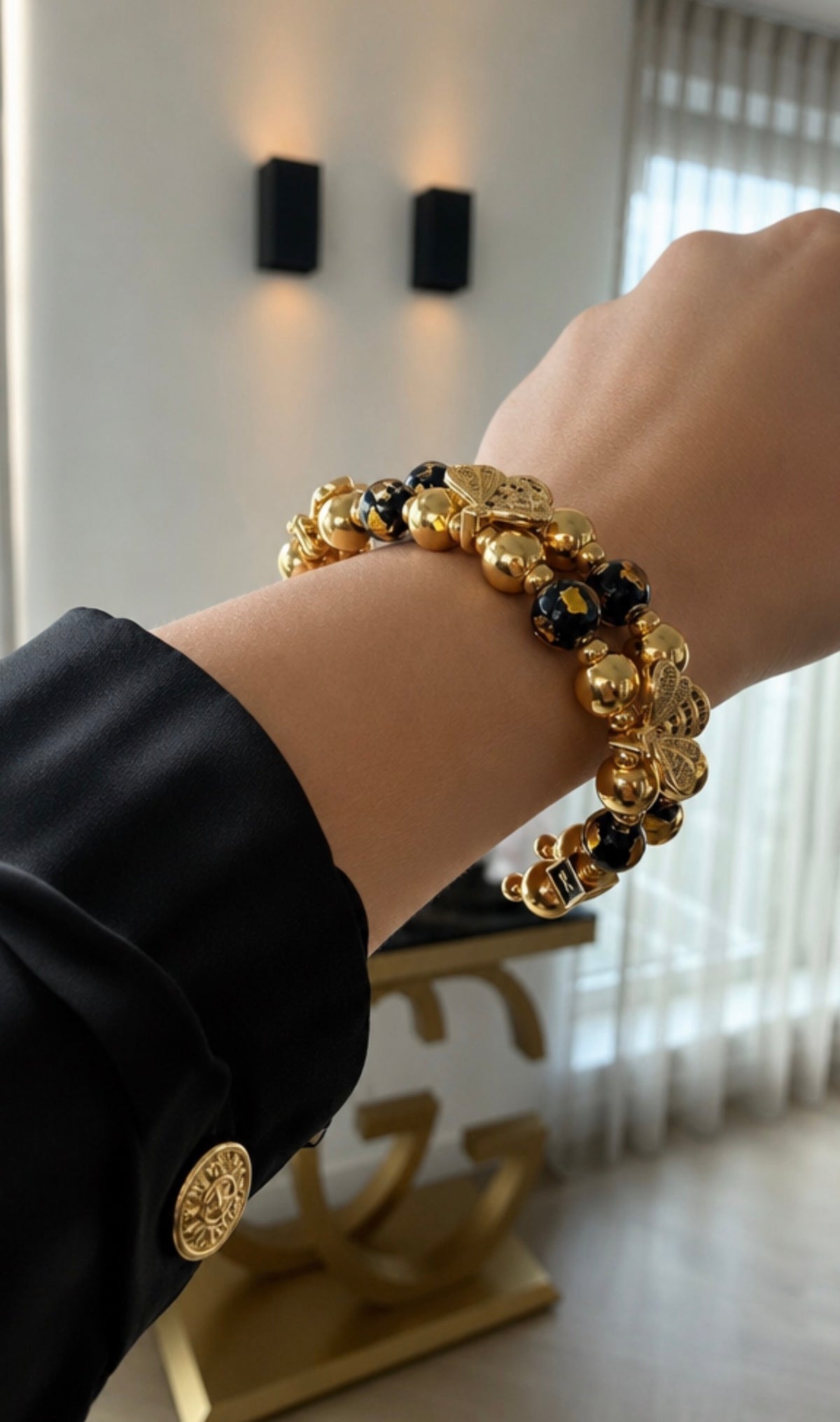CUATRO ABEJAS DE ORO